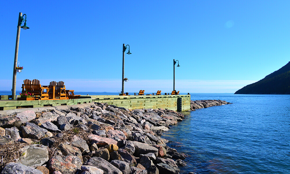Vue d'un quai dans Charlevoix pendant la semaine de la construction